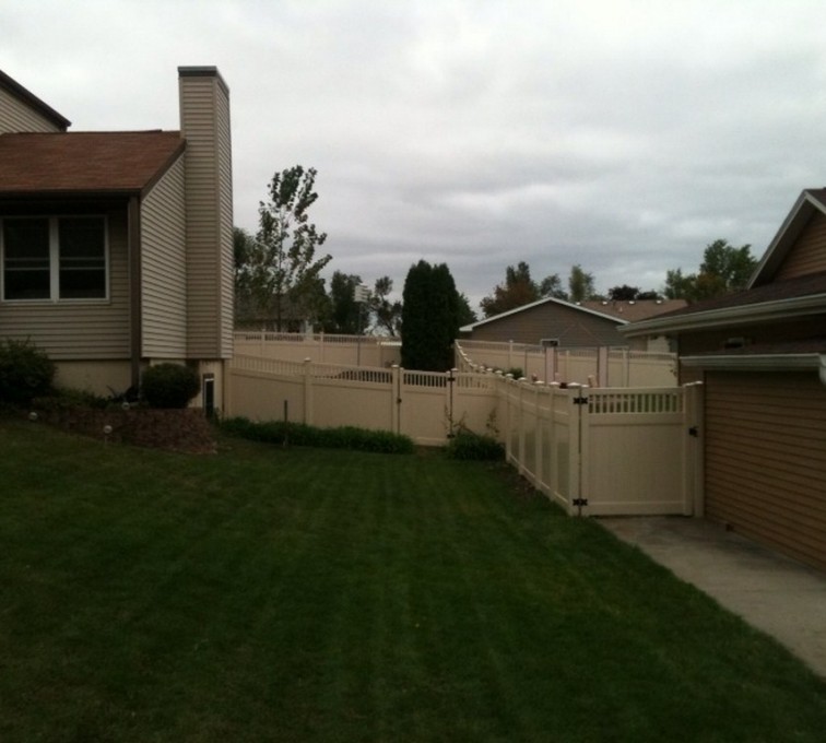 AFC Grand Island - Vinyl Fencing, 6' Tan Solid PVC with Accent - AFC - IA